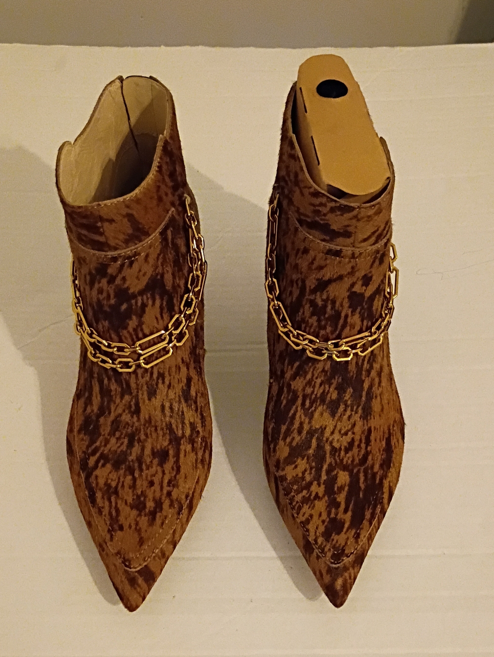 Louise et Cie Brown Cow Hair Ankle Booties with Gold Chain Trim Leather Sz 81/2
